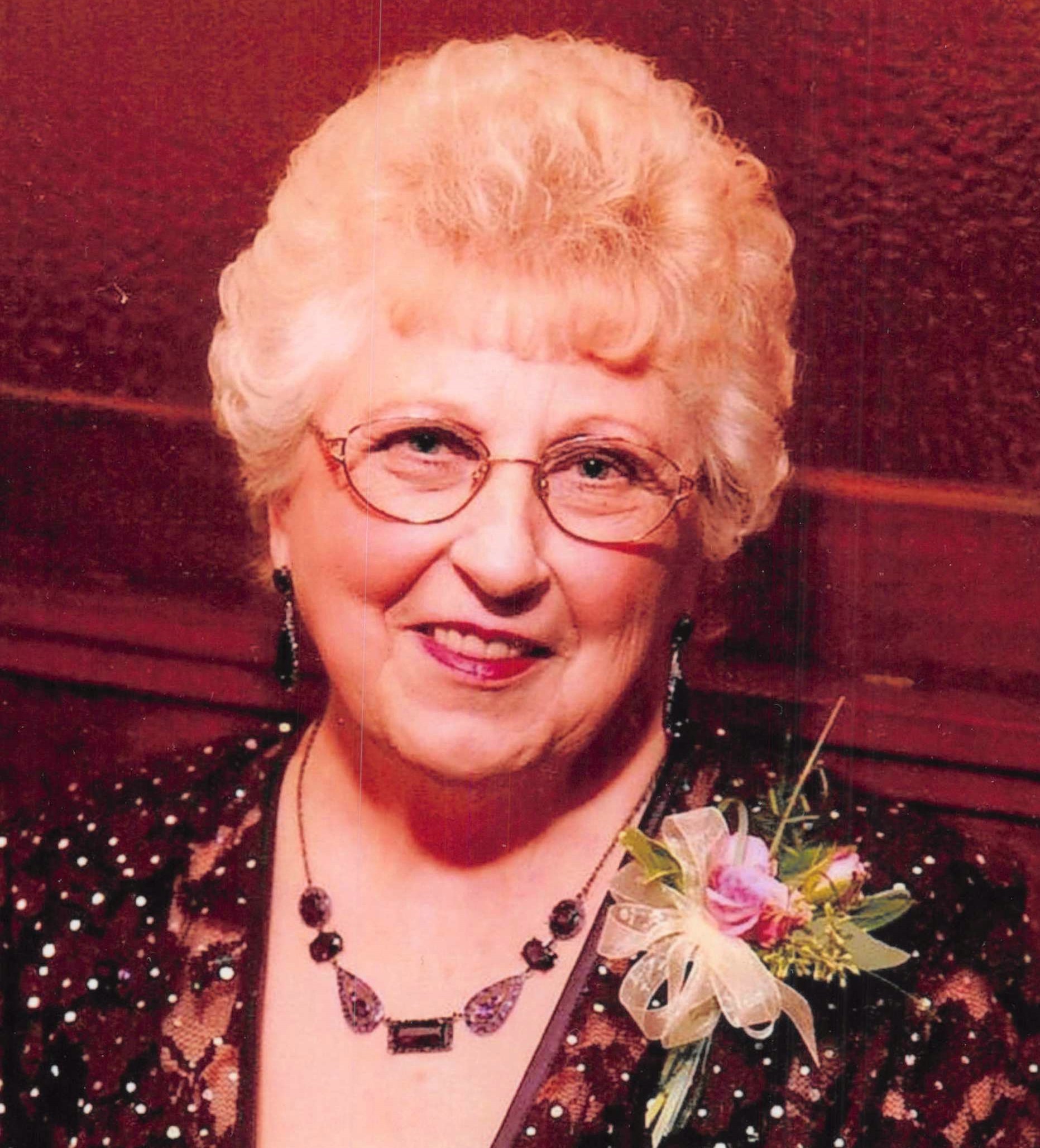 Honoring Barbara Jane Siemers' life with Michigan Memorial.
